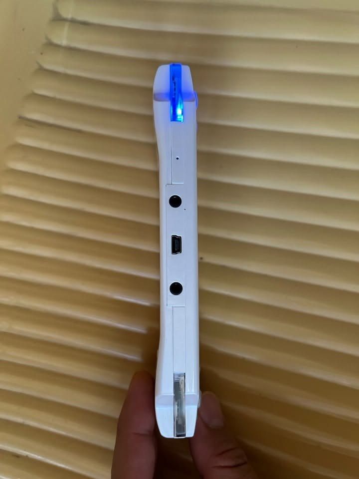 PSP نوع M P6
يحتوي على 9903 لعبه 
توجد فيه كامره 
تكدر تخليله رام 
تكدر اتربطه على شاشه التلفاز 
يدعم التصوير والفيديو 
كلشي بي شغال 
بطاريه داخليه 
الجهاز كلش حلو وراقي 
جميع لالعاب متوفره بي 
سعره 25 وبي مجال 
مكاني بصره كرمه علي 
رقمي ومتوفر واتساب 
***********
