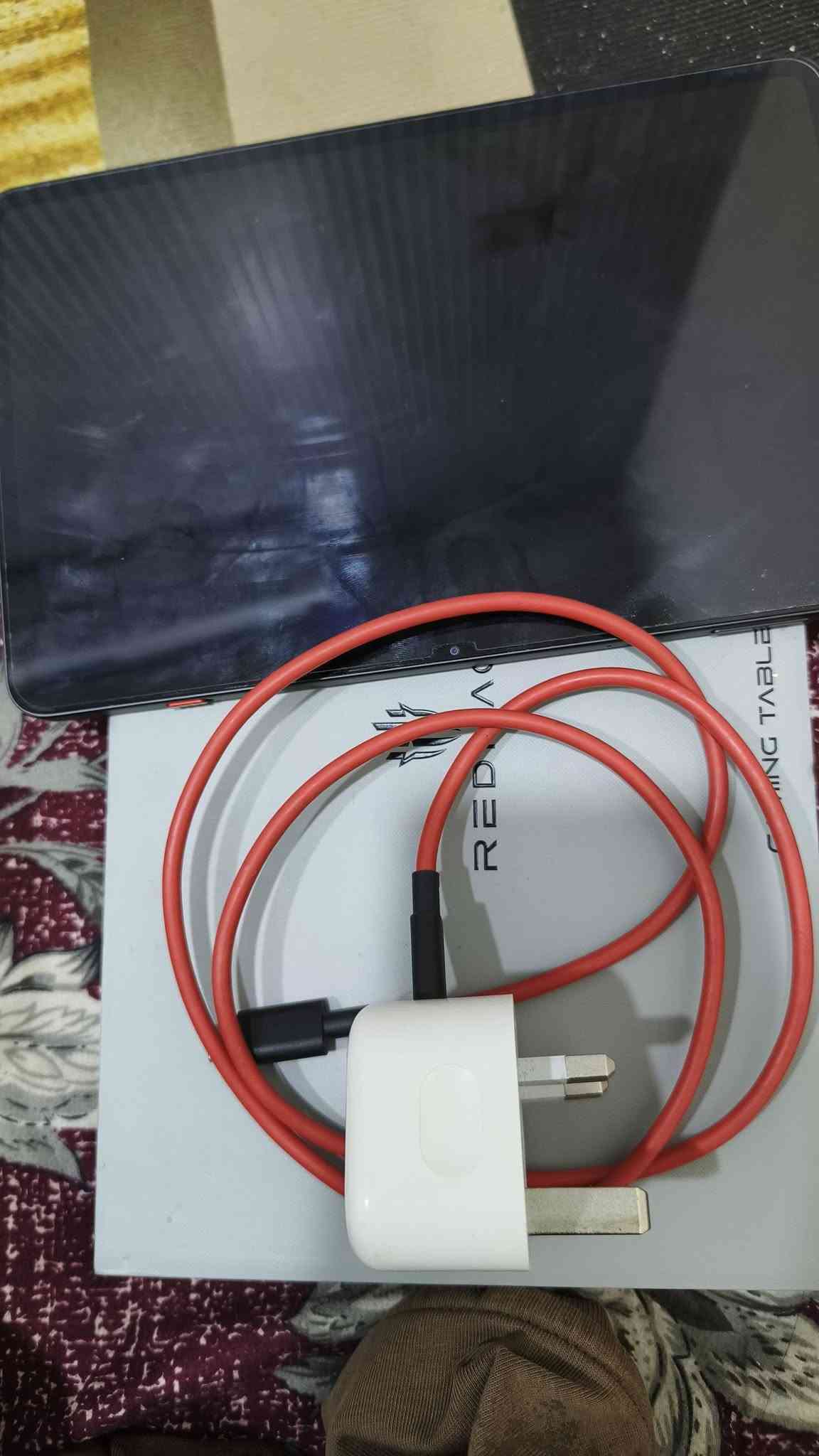 ايباد • نظيف ٩٠/١٠٠ • بطاريه ٩٥