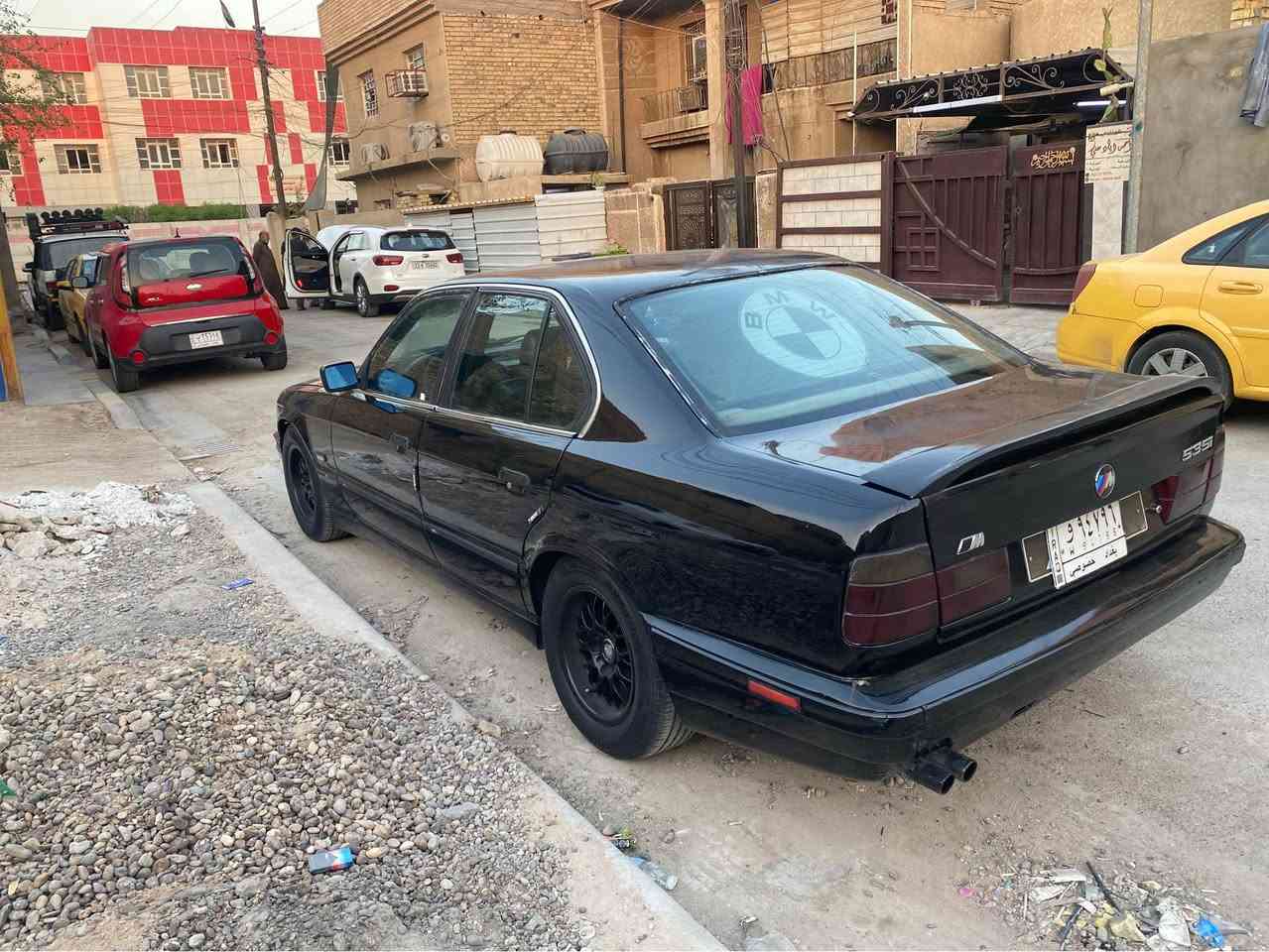 بي ام دبليو 535 اصل وارد يابان مكينة كير كهربائيات كلشي شغال 
لون اسود ملكي 👑 
مكينة ٣٥ وكير ياباني 🇯🇵
منظومة تبريد جديدة تبريد ثلج اذا مو يكرص مرجوع مشغلة على ايدي ❄️ 
واتر بم جديد راديتر جديد مروحة f10 ٦٠٠ واط وعقل تشغيل و  مروحة عاصفة للتبريد يعني دبل مروحة كهرباء و الكلج والحاضنة هم موجودة بالجنطة جوينات جدد جماوة ويه التبريد بعز الظهر نص وتبريد ما يفصل السيارة مشتغلها على ايدي كلها 
غرفة جديدة كهرباء خزن ميموري جديدة دوشمة اصلية 
السيارة صبغتها نص نص ينطلع بيها 
ويل كب bbs اصلي ختم 
السيارة امانة الله مكلفتني فوك ٧٠ ورقة مراوس او بيع وبيها مجال وتحويل ثاني يوم 
شوف عينك السيارة متعوب عليها وكاملة وابلادية للتواصل واتساب و خاص 
*********** بغداد, العراق
