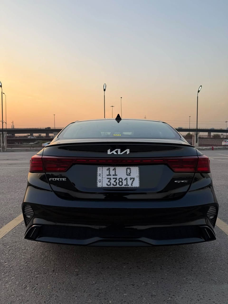 كيا فورتي جي تي لاين موديل 2023
لون اسود لامع. ماشية 70,000 km 
فول مواصفات
محرك 2000 دوش
-بصمة
-فتحة سقف
-شاشة كبيرة
- تشغيل عن بعد
- لد نهاري
-هاند بريك بصمة
-كامرة دوارة
-كشنات تطريز تطعيم جلد
-تحديد مسار
-اوتو هولد
-نقاط عمياء
-توقف ذاتي
-رادارات 360
وباقي المواصفات المعروفة
حادث السيارة الجاملغ. والباب مال جهة السايق مبدلات اصلي وكالة وبيه صبغ شبر بالهلال مال جاملغ الخلفي اثر شخط بدون ايرباك
3kpf54ad4pe590497 : رقم الشاصي 
السعر ١٤٧ وبيها مجال 
مكان السياره بغداد حي جامعه 
رقم الهاتف ***********

نص مكتوب في الصور:
- BIDCARS