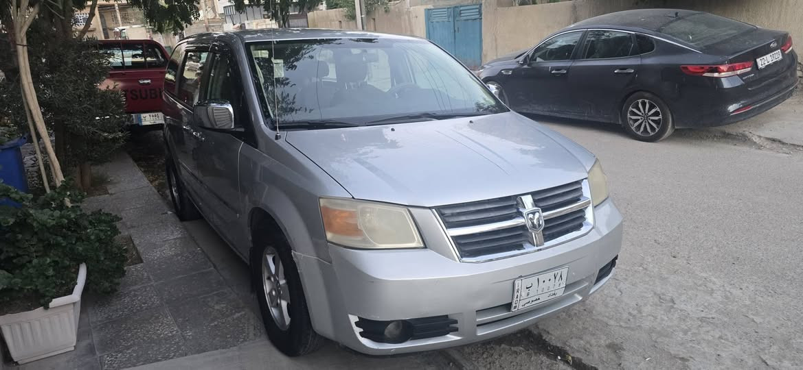 حياكم الله دوج كرفان 2008 sxt
السياره داخله كلين  بيه 3قطع صبغ جاملغات خلفيه وجزء من الباب الايمن اثر طخات 
بيها نقوصات متاكل هوايه  السياره كير مكينه مكفولات الموقع 
بغداد حي الجهاد 
***********
