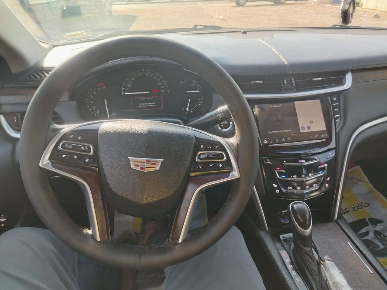 سلام عليكم كديلاك XTS للبيع
موديل 2018
لون سلفر 
سيارة جاهزة من كلشي 
تحكمات ستيرن 
قاصة سرية 
تدفئة وتبريد مع الكشنات ايضا 
سيارة كامل موصفات ما عدة الفتحة 
رقم دهوك 
بية ضربة بل جاملغ الخلفي الايسر 
مع الجنطة شي خفيف 
السعر 180
رقم الواتساب فقط ***********
