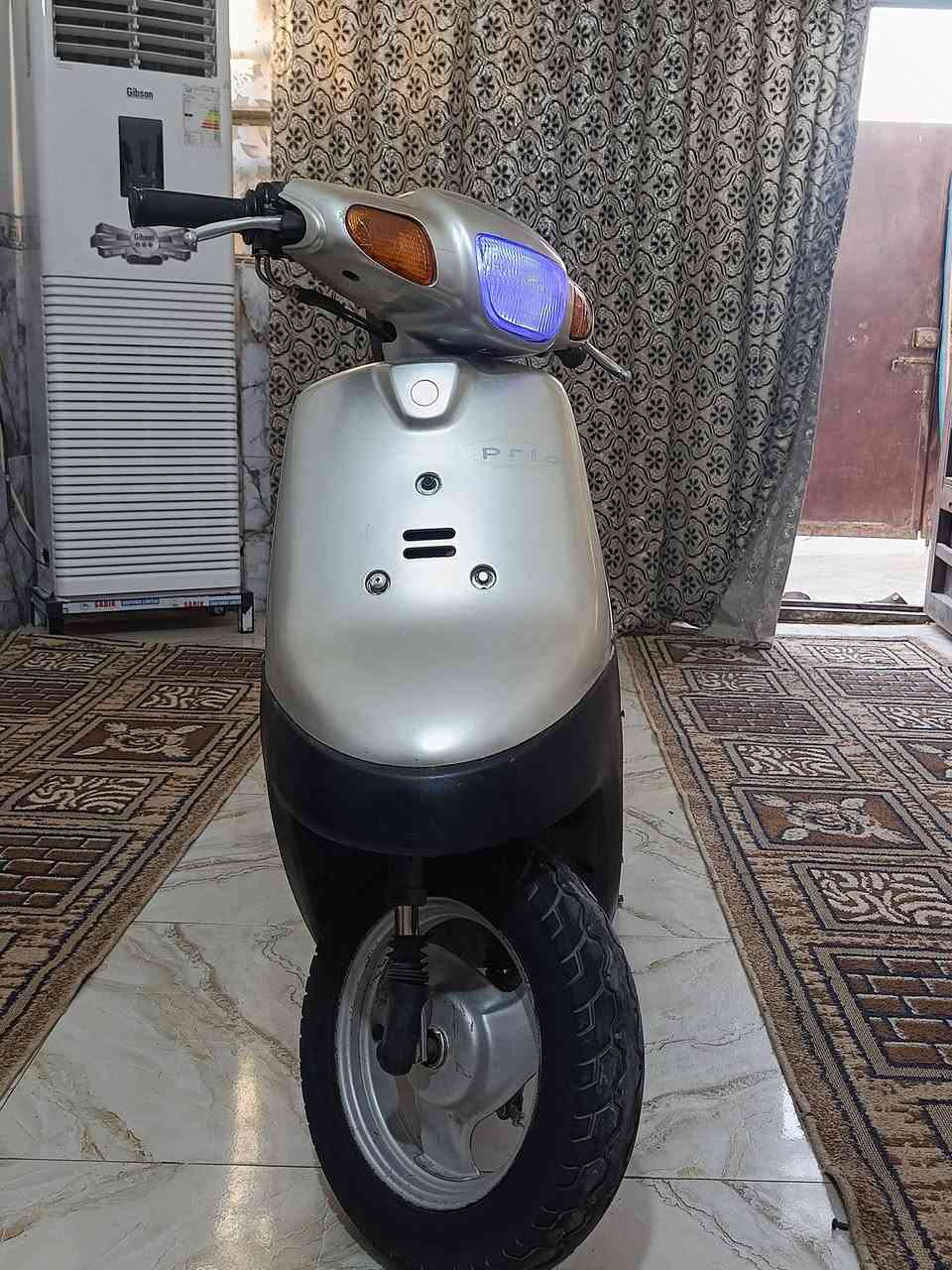السلام عليكم دراجه بطه للبيع موديل 99كله شغاله سلف هندر كهربائياته سعر 250 مكان كربلاء حي نضال يم مستوصف الاتصال عل رقم ***********
