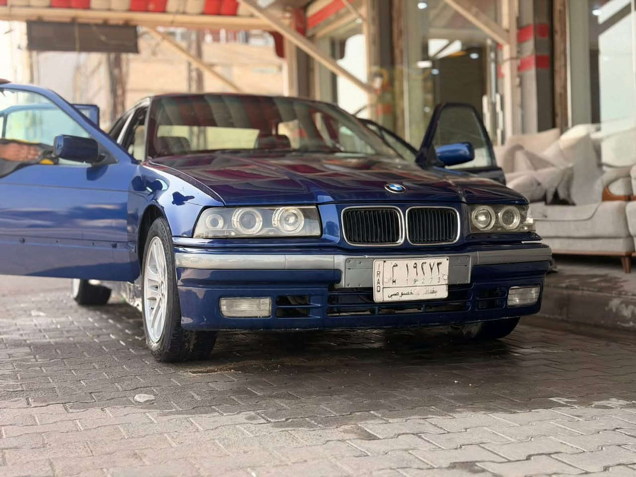 السلام عليكم
بي ام 318 صقر 
4 سلندر 
كير عادي 
موديل 93
مكينه كير خير من الله جدد 
مصبوغه عام جماليه بدون ضربه 
تحويل ثاني يوم
رقم بغداد
مكاني نجف 
السعر 35$
***********

***********
