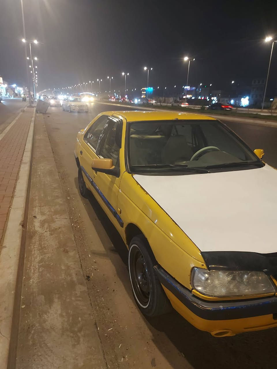 بيجو 405 • ٢٠١٦ • ضايعه واجهة المرور