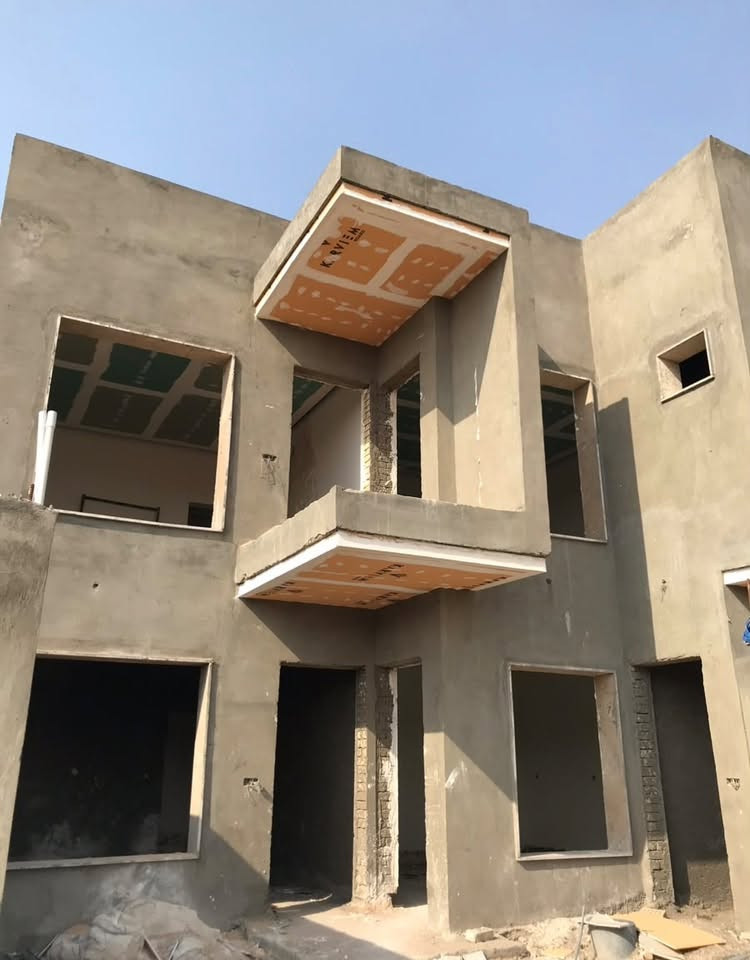 بيت لبيع بسعر مناسب متوازي على بيعته  اتصل واتساب 

‭***********‬

مجمع الفاتح مقابل جامعة المدائن  مجاور بسمايه

