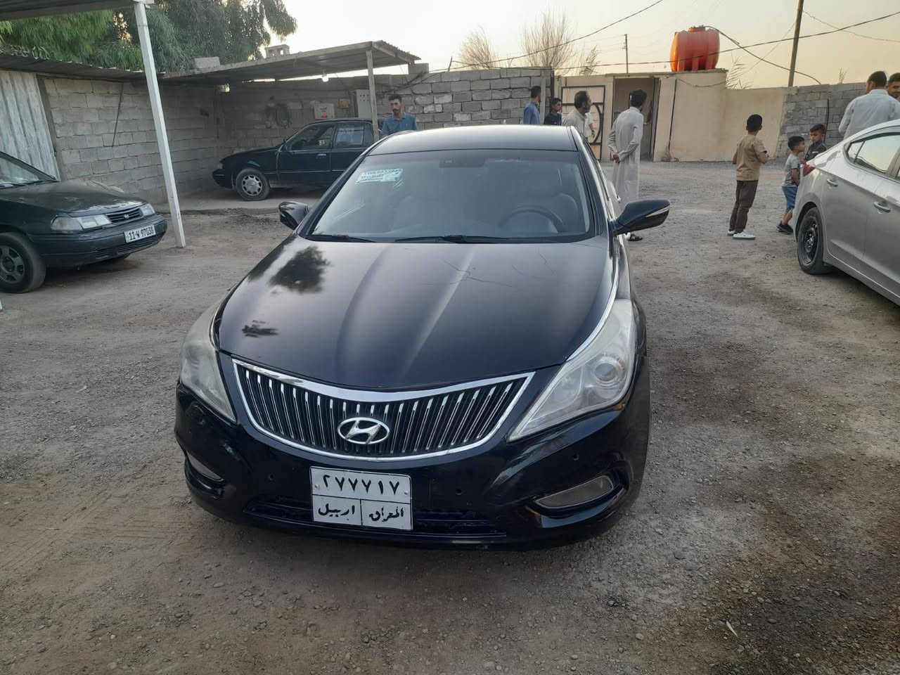 سلام عليكم ورحمه الله وبركاته
للبيع هونداي ازيرا موديل٢٠١٣ وارد امريكا حادثها جاملغ الايمن والبنيد مصبوغ  بدون دواخل كير مكفول مكينه مبدل بيها كازكيت  تبريد شغال صدرها تعبان السياره ماشيه٢٨٥ الف ميل  تريد تحويل تريد وكاله مكانها بغداد الدوره تجي تفحص وتقتنع بعينك سعرها٩٠ ورقه وبيها مجال اني مكلفففف بالنشررر اتصلو على صاحب السياره ***********
