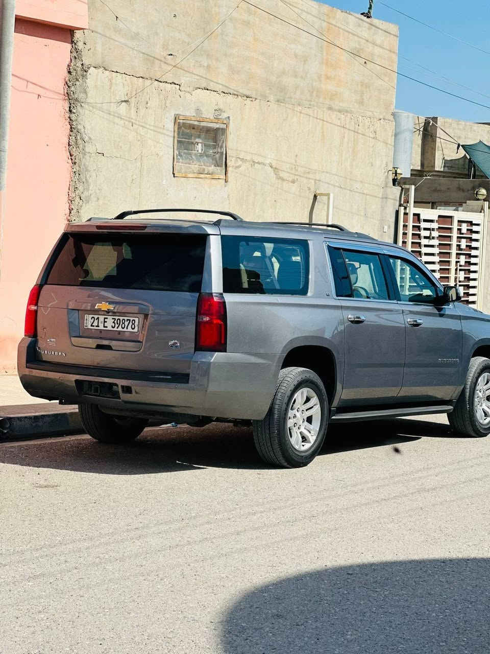 سلام عليكم سوبربان. امريكي موديل 2019 ضرر باب عبري وره سائق بيها ثلاث قطع كلير فقط  سياره جاهزه  رقم سليمانية مواصفات LT معروفة سعر (240)بيها مجال قليل مكان سياره موصل تلعفر للاستفسار ***********
