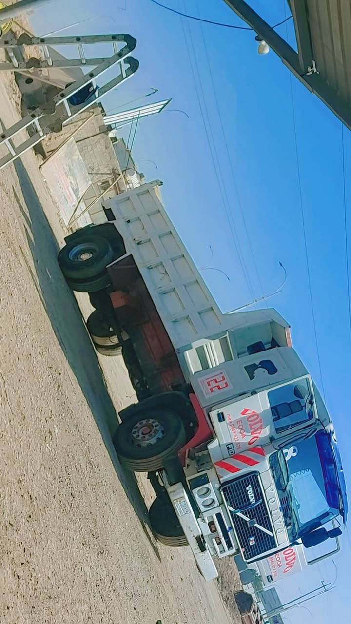 سلام عليكم فالفو موديل ١٩٩١ مكينه مكفوله ان ١٠ كير ٤/٤ اكسل مكفول شاصي مكفول سياره مكفوله كفاله عامه مكان سماوه سعر ***********
