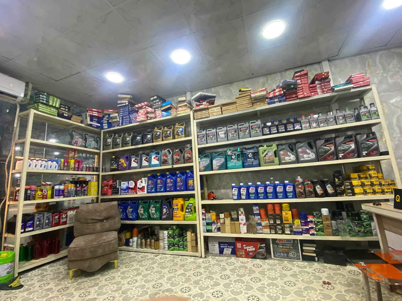 محل زيوت • داخل محطة غسيل • حي الجهاد
