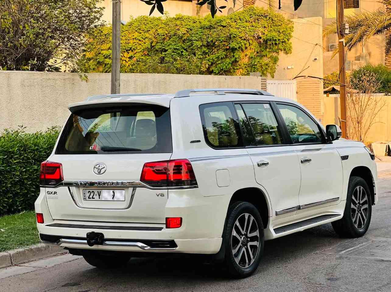 السعر 388 وبيها مجال
لاندكروز 2016 بريم وايد اديشن فول مواصفات بسمي

مكاني بغداد *********** خاص مغلق 

موصفات فول 1/1
رقم اربيل بسمي 
مكينة 8 سلندر كفالة عامة
بصمة تشغيل
سلايت فتحة
3 كامرات
كير ماوس
كشنات جلد بقلاوة
7 راكب 
كشنات كهرباء
ثلاجة
مري شفط
دمامات صوت
حساسات من كل الجهات
اشاير مري 
3 انضمة قياده تحكم ستيرن 
مانع انزلاق 
تبريد 3 قطع 
حساس خلفي 
شاشة اعطال 
شاشه كبيره 
كامره دواره 
تحكمات استيرن

بيها صبغ جاملغ خلفي على كد شبرين فقط + جاملغ وبنيد مبدلات نفس اللون اثر طخة بسيطة بلخشم فقط
