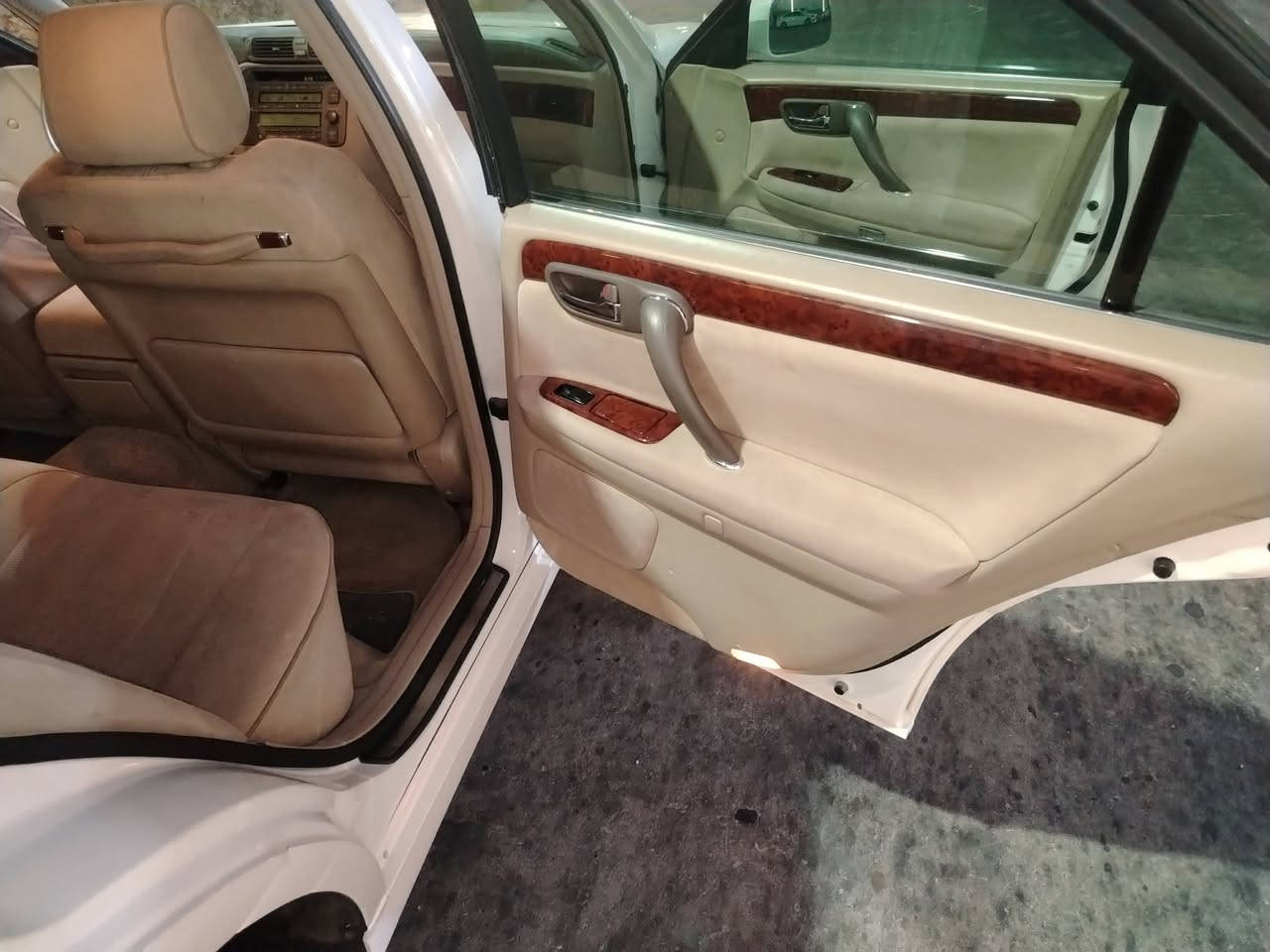 👑TOYOTA CROWN ROYAL SALON
للبيع تويوتا كراون 2001
والمراوس جميع محور فقط
دخول جديد دخول جديد 
قرار 102
رقم بصره دولي مداور ثاني يوم  

مكفوله كفاله عامه من الكص والغل والضربه  ورسميات والاصوليات 

المواصفات👇

✅تحوير الغسق 

✅مكينه 3000 

✅ شاصي171

✅ويل مشيف

✅كشنات كهرباء 

✅ ستيرن كهرباء

✅تخم تاير 

✅غراض جنطه كامل 

السياره ماعايزه برغي كامله عله اخر حبايه السياره بلواقع احلا من الصوره 📷

العنوان البصره 

للاستفسار***********
