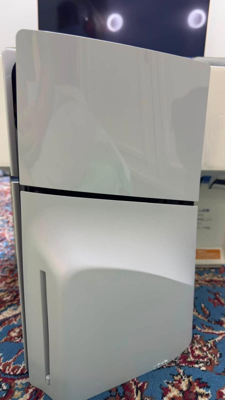 السلام عليكم ps5 slim نظافة 100% مع كامل الملحقات 
الاصلية السعر 800 الف 
عنوان وزيرية شارع المغرب 
***********
