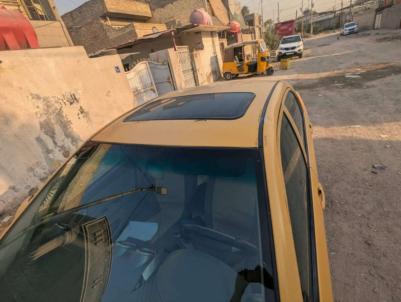 السلام عليكم للبيع بي واي دي جي ٣ثري كير عادي محرك كير صدر أمامي وخلفي مكفولات السياره كوله بلاديه لا ضربه ولا صبغ ولا تبديل الكشر بي جراد كهربائيات كوله شغاله تبريد ثلج مصفره هيئة وغرامات بسمي تحويل مباشر سنويه لحد ٢٠٢٧ السعر ٤٢ ورقة وبيه مجال بسيط مكاني بل اعظميه نهايه شارع عمر ***********
