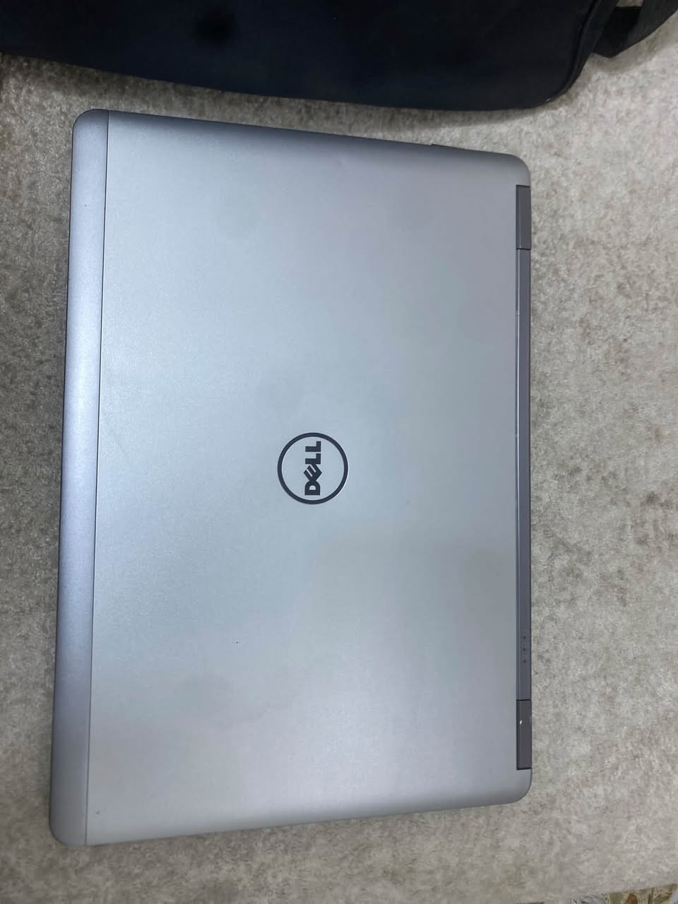 حاسبه DELl. للبيع كدامك نظيفه مستعجل على بيع 250قابله للتفاوض شي بسيط الرقم ***********
