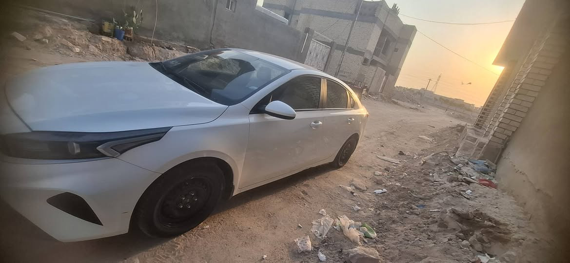 سيراتو خليجي 2022 شركه دريد تحويل او وكاله كفاله
محرك 1600 عده دور جاملغ مصوره الك  ودوسات 
 سعر 150بيه مجال 
*********** مكاني النجف
