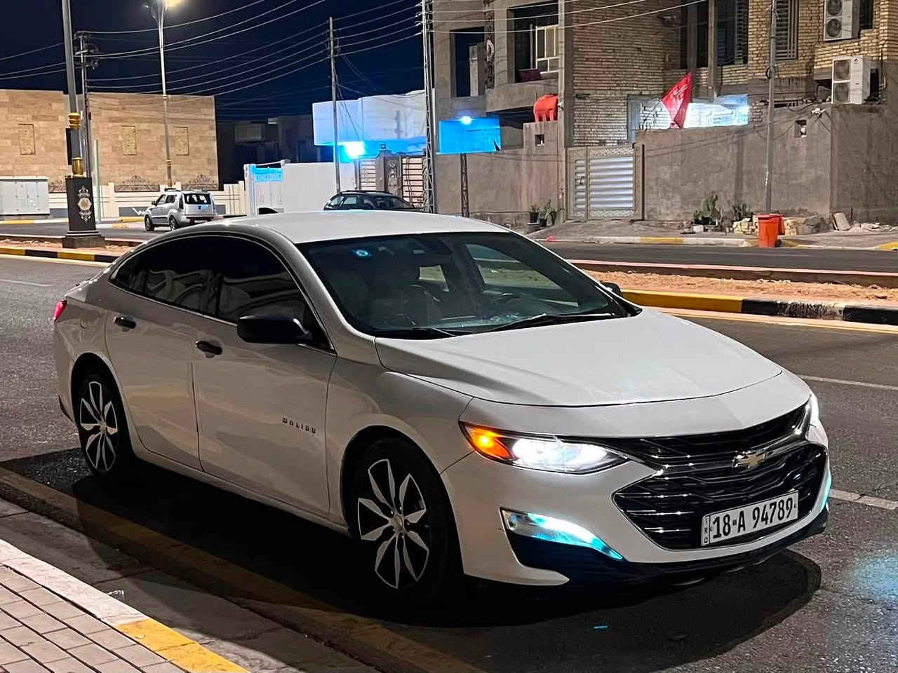 ماليبو مديل 18نص موصفات
تحكم ستيرن 
تحديد مسار 
شاشا كار بلي 
مثبت سرعه 
بصمه 
تشغيل عن بعد 
تبريد شرط اله ثلج  
حداديه جديده 
تخم تاير جديد 
السياره كامله الاخر حبايه 
سعر السياره 88جوه السوك ارخص ماليبو 
حادث السياره قطعتي صبغ بنيد وجاملغ بدون دواخل 
مكان السياره كربلاء 
***********
