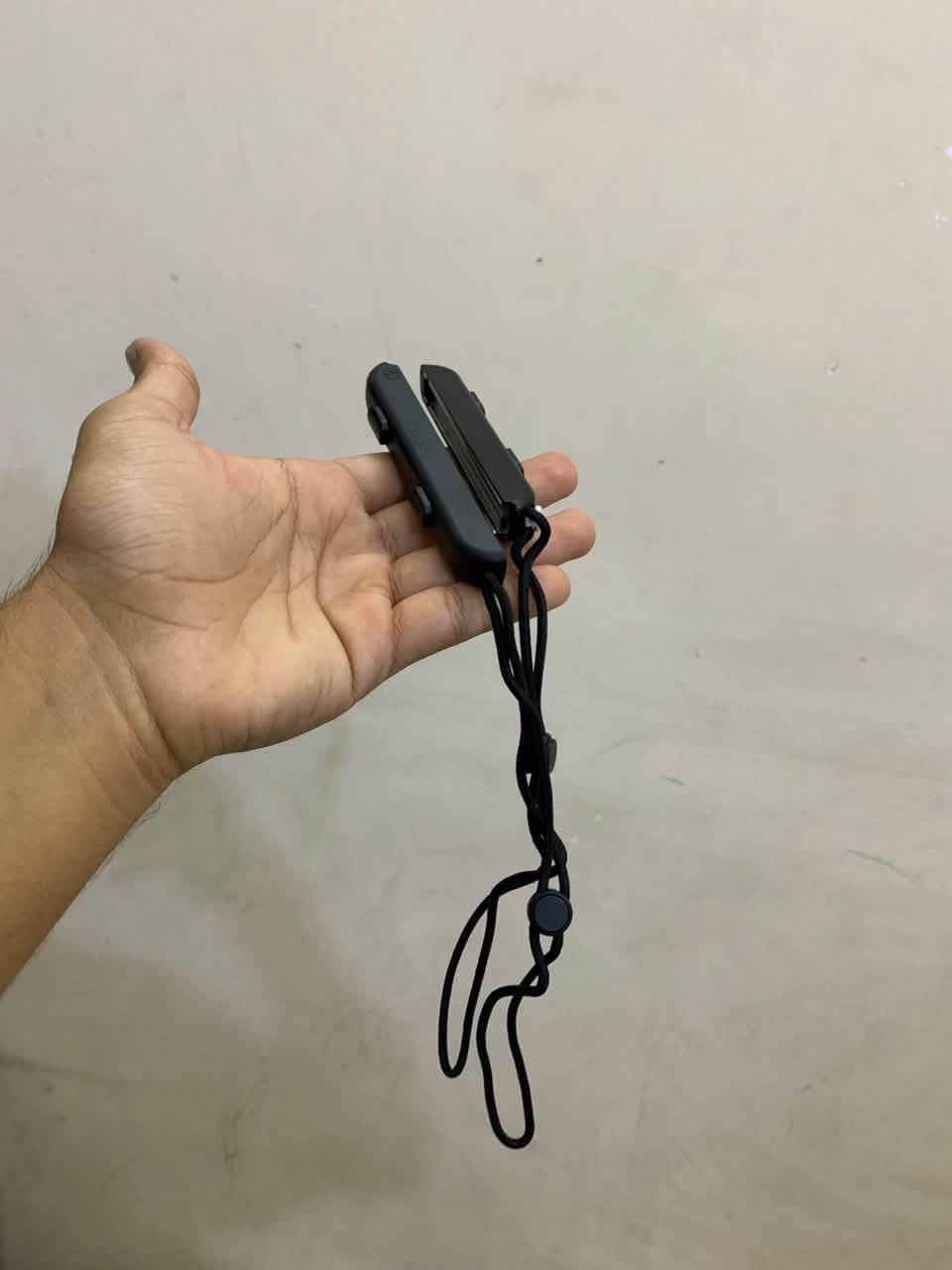 السلام عليكم جهاز نتندو سويتش اخر اصدار من نسخه lcd اصدار 2023الجهاز نضيف ما بي شي الجهاز مداخل اي صيانه ابد ذاكرته 128 الجهاز يجي ويا قاعده مال عرض عل تلفزيون دوك ويجي ويا يداته ال اصليه ول وايرات مالته كلهن كامله جهاز خير من الله يخبل نضافه وسلاسه بل لعب خرافيه وها الجهاز مهكر وبنفس الوقت تكدر تلعب بي اونلاين يعني تلعب بي اونلاين و افلاين يشغل نضامه ال اصلي ونضام التهكير تجي تفحص وشوفه وتربطه عل نت وتلعب وجربه بل نضامين وتدلل ومحدث اخر اصدار وسعره 350 وبي مجال ***********

نص مكتوب في الصور:
- ***********