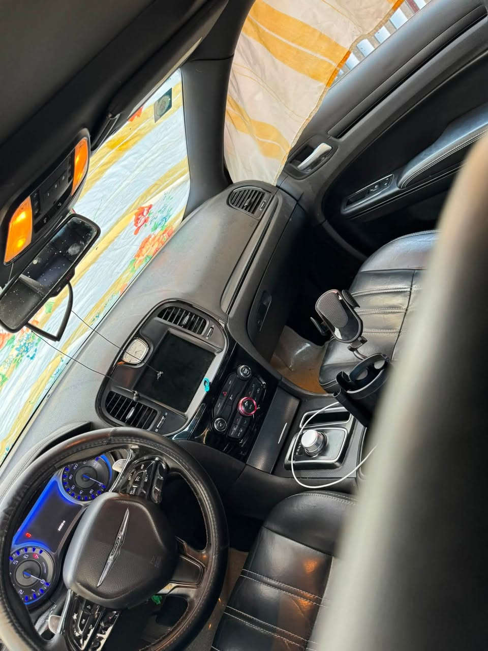 سلام عليكم اوباما معلايه ٢٣ اصل ١٩ كلين بدون ضربه  مواصفات Sفول فور ويل رقم ذي قار جديد مفحوصه هزه واصله كمرك جاهزه من كلشي سياره.  كله جديد. سعر ١٧٠ بيها مجال وترهم مراوس ***********
