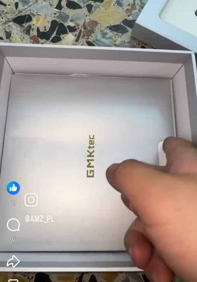 بي سي
 يظهر في الصورة الجزء العلوي من كمبيوتر مصغر (Mini PC) من شركة GMKtec، وتحديداً من الفئات التي تعمل بمعالجات AMD Ryzen 7000 Series ومزودة ببطاقة رسوميات مدمجة AMD Radeon Graphics.
المواصفات 
رام 16
الهارد. Ssd 50
السعر ٥٧٥ الف
للاستفسار مراسله ماسنجر او اتصال واتساب على الرقم
*********** بغداد, العراق
