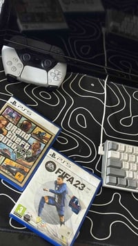 اخوان متوفر قرصين نسخه ال ps5 GTA V FIFA 23 السعر 40 الف مستخدمات ونظا...
