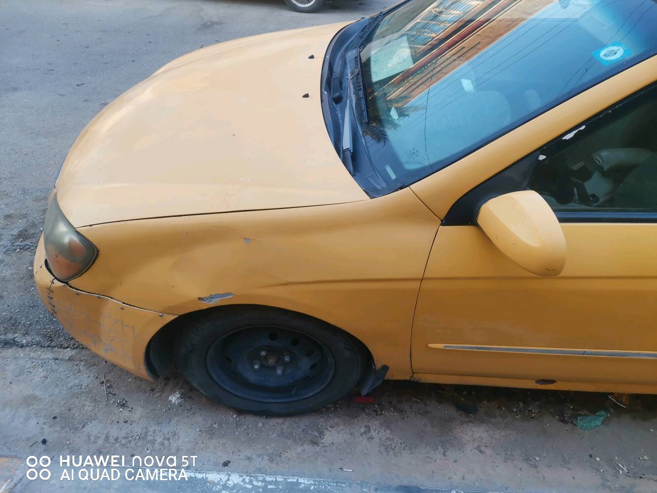 كيا سبكترا موديل ٢٠٠٨
بيها حادث جهه السائق الچاملغ وتبديل باب كير بي خلل ابيع كير عاطل عليها هيئه سنتين ورقم ألماني باسم راعيها وبيها طخات ابيع على هاي الوضع
٥٨ وبيها مجال للاستفسار ***********
المكيف/الثلاجة شغال مضبوط لو يحتاج تعبئة أو تصليح؟: 
صونده التبريد مكسوره 
وين موقع السيارة بالضبط بأي محافظة/منطقة؟ وهل الفحص والمشاهدة متوفره بأي وقت؟: 
كربلاء الحر 
تريدها بيع مباشر لو تقبل البدل؟ وشكد أقل سعر نهائي ممكن تنزل عليه؟: 
مباشر
