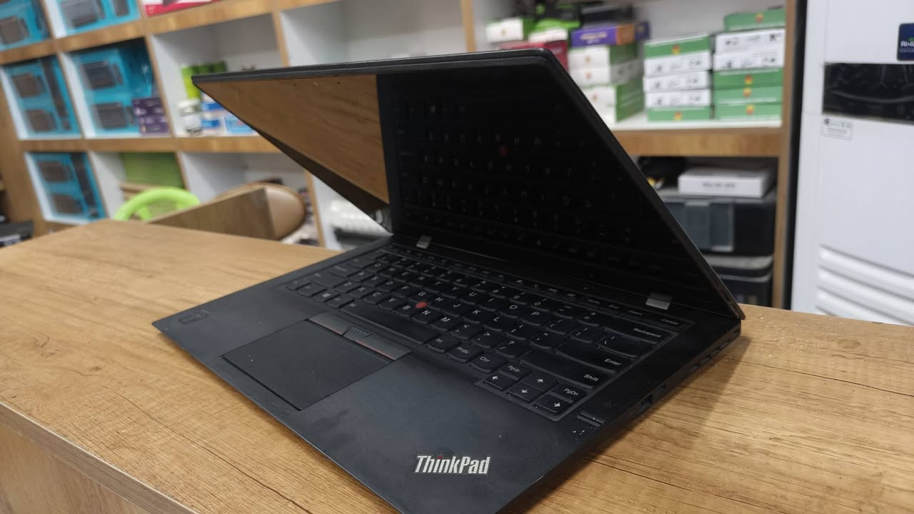 لينوفو X1 Carbon • i7 جيل خامس • SSD ٢٥٦GB