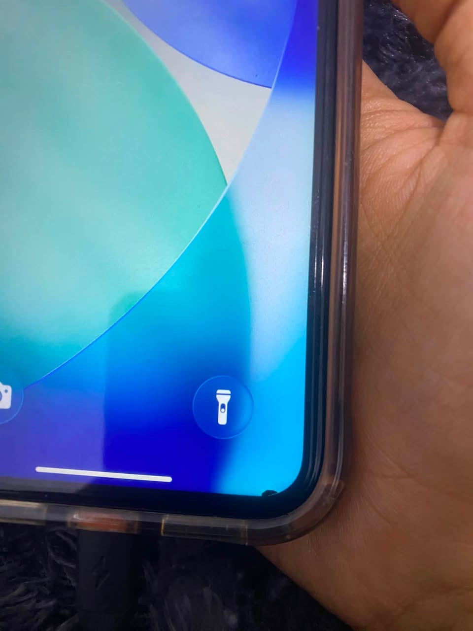 الجهاز ما مفتوح ما مبدل بي اي شي
ما بي اي عطل بس نقطه سوده بل شاشه صارله هواي ما تكبر ولا مأثره فيس ايدي شغال بطاريه 77
السعر 230 
*********** واتساب
