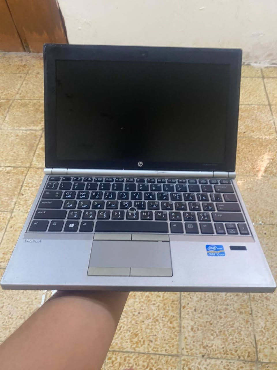 السلام عليكم لابتوب hp للبيع 
نضيف كلش جديد
cori  i5
Ram  4GB
حجم الشاشة 13 انج
بطارية طول شحن من ساعة الى ساعة ونص
منافذ usb /منفذ قرص 
ملحقات شاحنة فقط 
السعر 85 وبي مجال 
مكاني صويرة حي العسكري
***********
