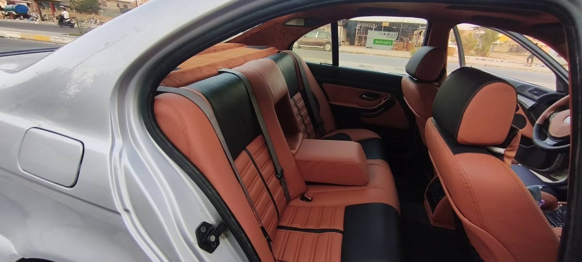 @تم تغليف BMW E39  
وتم تغيير الون وحسب طلب الزبون من رصاصي إلى مشمشي والسقف كنتارى.
والتصميم شغل ايدي .
دوشمة سعد البدراني.
العنوان موصل حي عدن سايدين التنانير مقابل مولدة أية الرحمن.
*********** 
وات ساب ***********.
