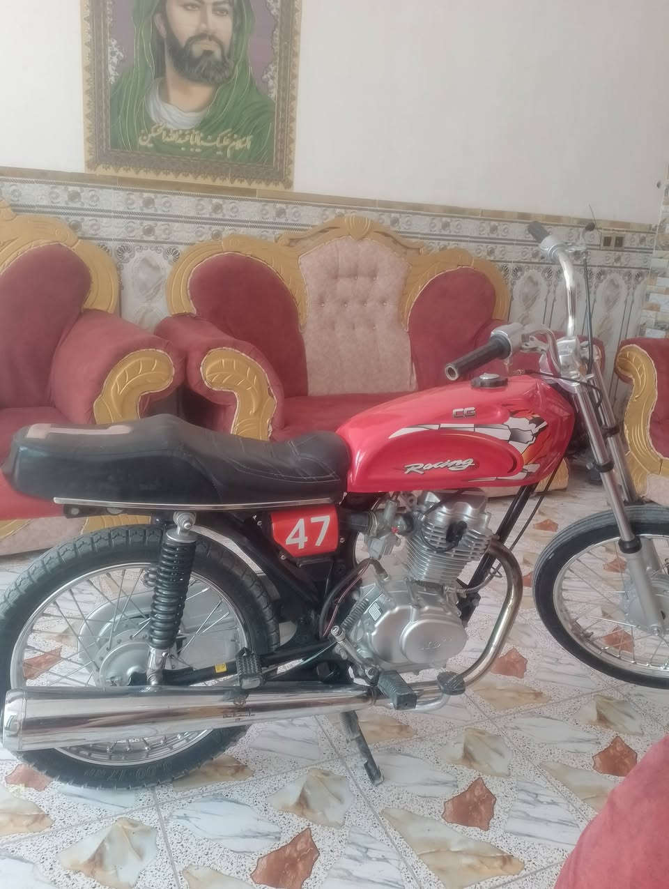 سلام عليكم دراجه البيع شلامجه موديل 25 ما مفتوح بيهه برغي  السعر 700او بيهه مجال  البحب يتواصل هاذه الرقم ***********
