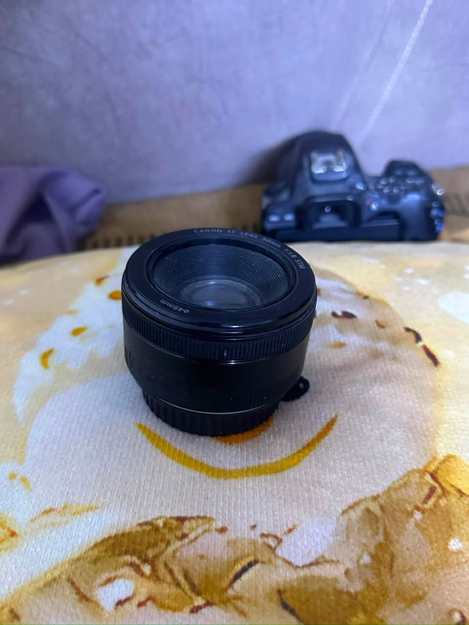 السلام عليكم كامرة نوع كانون للبيع 

كانون 250d + عدسات ثنين العدسه مال كامره 
18-55mm 
والعدسه الاخرى سعرها 150 الف انطيها هديه ويا الكامره 

الكامره نضافة 100/100 بدون كارتونة 
والعدسة نضافة 100/100 
مصور بها فقط اربع فيديوهات 
+ الملحقات بطارية واحده + رام 64 كيكا sandisk 
+جنطه+ شدقن مايك نوع boya احترافي 
السعر الاجمالي 750 الف وبيها مجال 

عنواني بغداد الدوره شارع ليمونه 
***********
