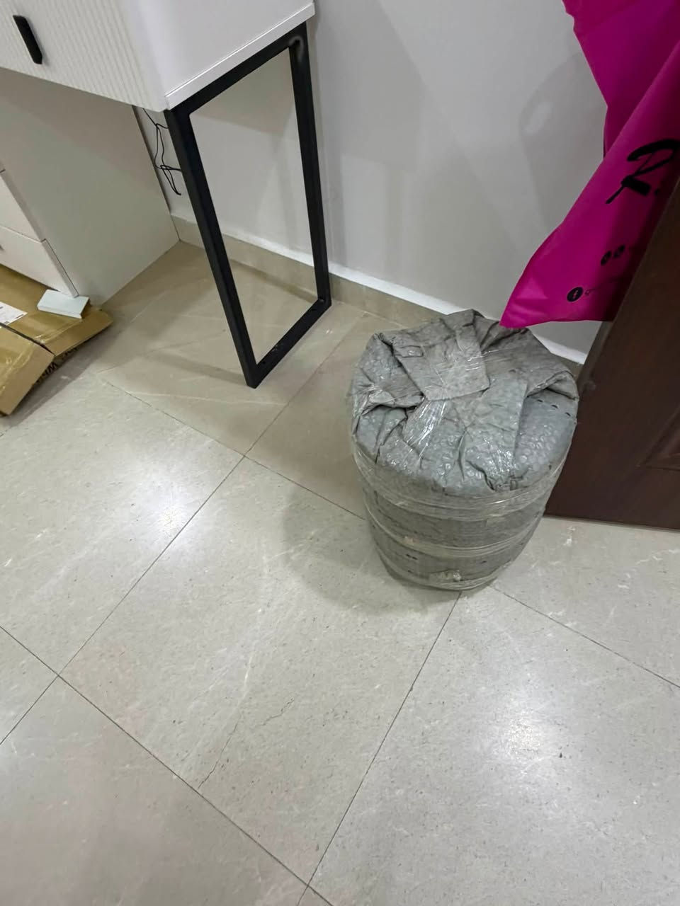 غرفه نوم جديده غير مستعمله فقط مشدوده  كامله تركيه اصليه
سعر مليونين و٢٠٠ وبيها مجال 
عنوان بغداد
للاستفسار ***********
