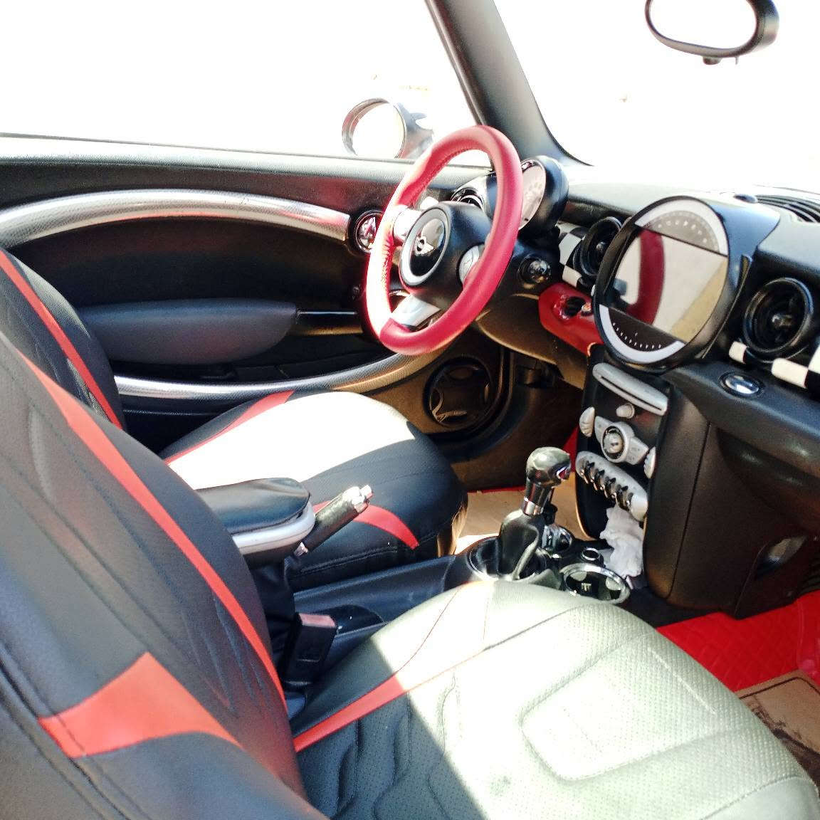 Mini cooper 2009

بۆ فرۆشتن مۆدیل ٢٠٠٩ سەیارەکە نمونەیە لە جوانی قەپات قەپات مواسەفاتە پانۆرامایە دەبل گێرە قەپات قەپات مواسەفاتە سەیارەکە بەس بۆ جوانی لەسەر شوخت حیزام کراوە بێ لێدان بۆ جوانی کردومانە رەقەم باریکە ئەوەی مواسەفات بی تێیدایە 
*********** أربيل, العراق

