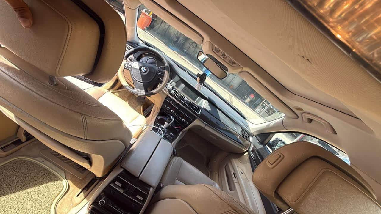 بي ام 730 • ٢٠١٠ • تنفس طبيعي V6