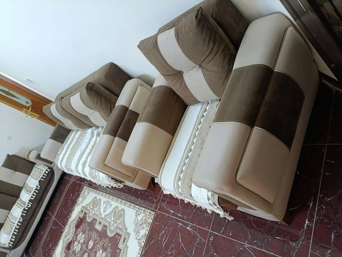 كنب • صوفا • بدون تفاصيل