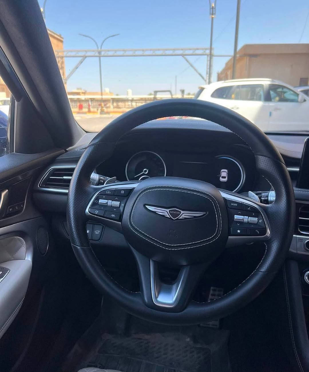 للبيع
💙🔥 للبيع | Genesis G70 Sport 2025 🔥💙

مو كل سيارة رياضية تكون فخمة… ومو كل سيارة فخمة يكون بيها هذا الأداء.
لكن الـ Genesis G70 Sport جمعت الاثنين. 👌

🏁 GENESIS G70 3.3T SPORT AWD
✨ موديل 2025 | 6 سلندر Twin Turbo | دفع رباعي

━━━━━━━━━━━━━━

⚡ المحرك والأداء
• 3.3L V6 Twin Turbo
• 6 سلندر
• دفع رباعي AWD
• ناقل حركة أوتوماتيك 8 سرعات
• وضعيات قيادة متعددة
• نظام تعليق رياضي
• مكابح Brembo الرياضية
• جنوط Sport أصلية

━━━━━━━━━━━━━━

👑 الفخامة والداخلية
• جلد فاخر بتصميم رياضي
• مقاعد أمامية كهربائية
• ذاكرة مقعد السائق
• تدفئة وتبريد المقاعد
• فتحة سقف بانوراما ☀️
• مقود رياضي متعدد الوظائف
• عدادات رقمية
• شاشة وسطية كبيرة
• Apple CarPlay & Android Auto
• شحن لاسلكي 📱
• تحكم إلكتروني بالمناخ
• نظام صوت Lexicon 🔊

━━━━━━━━━━━━━━

🛡️ الأمان والذكاء
• كاميرات محيطية 360°
• حساسات أمامية وخلفية
• مثبت سرعة متكيف
• مراقبة النقطة العمياء
• تحذير الاصطدام الأمامي
• فرملة طوارئ أوتوماتيكية
• تحذير مغادرة المسار
• مساعد البقاء داخل المسار
• أنظمة ثبات وتحكم متقدمة

━━━━━━━━━━━━━━

✨ الخارجية
💙 لون أزرق مميز
💡 إضاءة LED
🏁 تصميم Sport
🛞 جنوط رياضية
🪞 مرايات كهربائية
🔑 دخول وتشغيل بدون مفتاح
🚘 خطوط وتصميم رياضي يعطي السيارة حضور قوي جداً

━━━━━━━━━━━━━━

📋 بيانات السيارة

الموديل: 2025
الفئة: G70 3.3T Sport Advanced
المحرك: 3.3L V6 Twin Turbo
الدفع: AWD
الهيكل: Sedan 4 Door
اللون: أزرق 💙

💰 السعر: 262 قابل للتفاوض 
📍 الموقع: كربلاء 
📞 للاستفسار:*********** 

السيارة متاحة للمعاينة والفحص للجادين. 

🔥 Genesis G70 Sport
أناقة سيدان… بروح سيارة رياضية.

#GenesisG70 #G70Sport #Genesis #G70 #2025 #3T #V6 #TwinTurbo #AWD #سيارات_العراق #سيارات_للبيع #سيارات_فخمة
