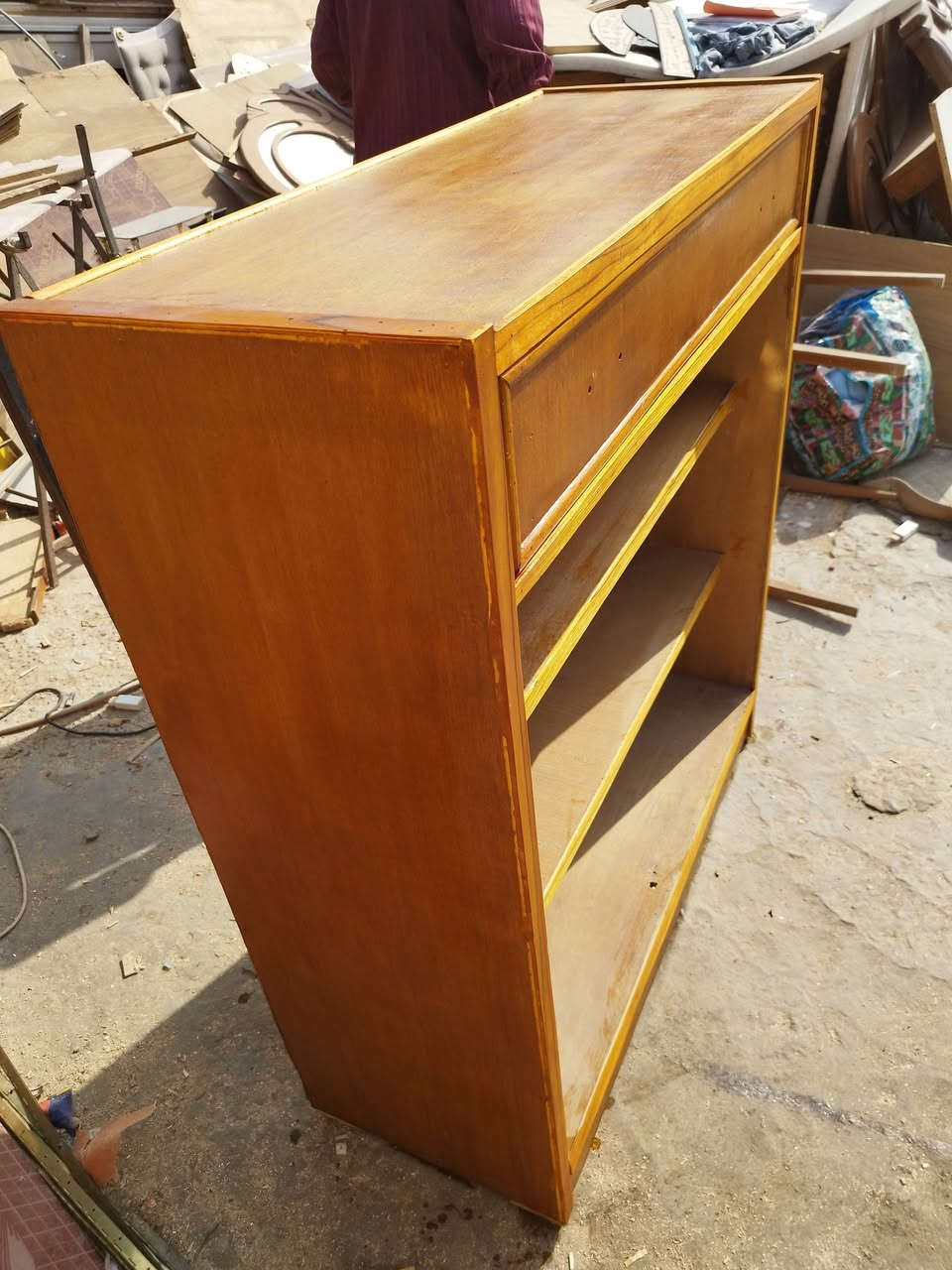 دواليب • ديكور منزلي • بدون تفاصيل
