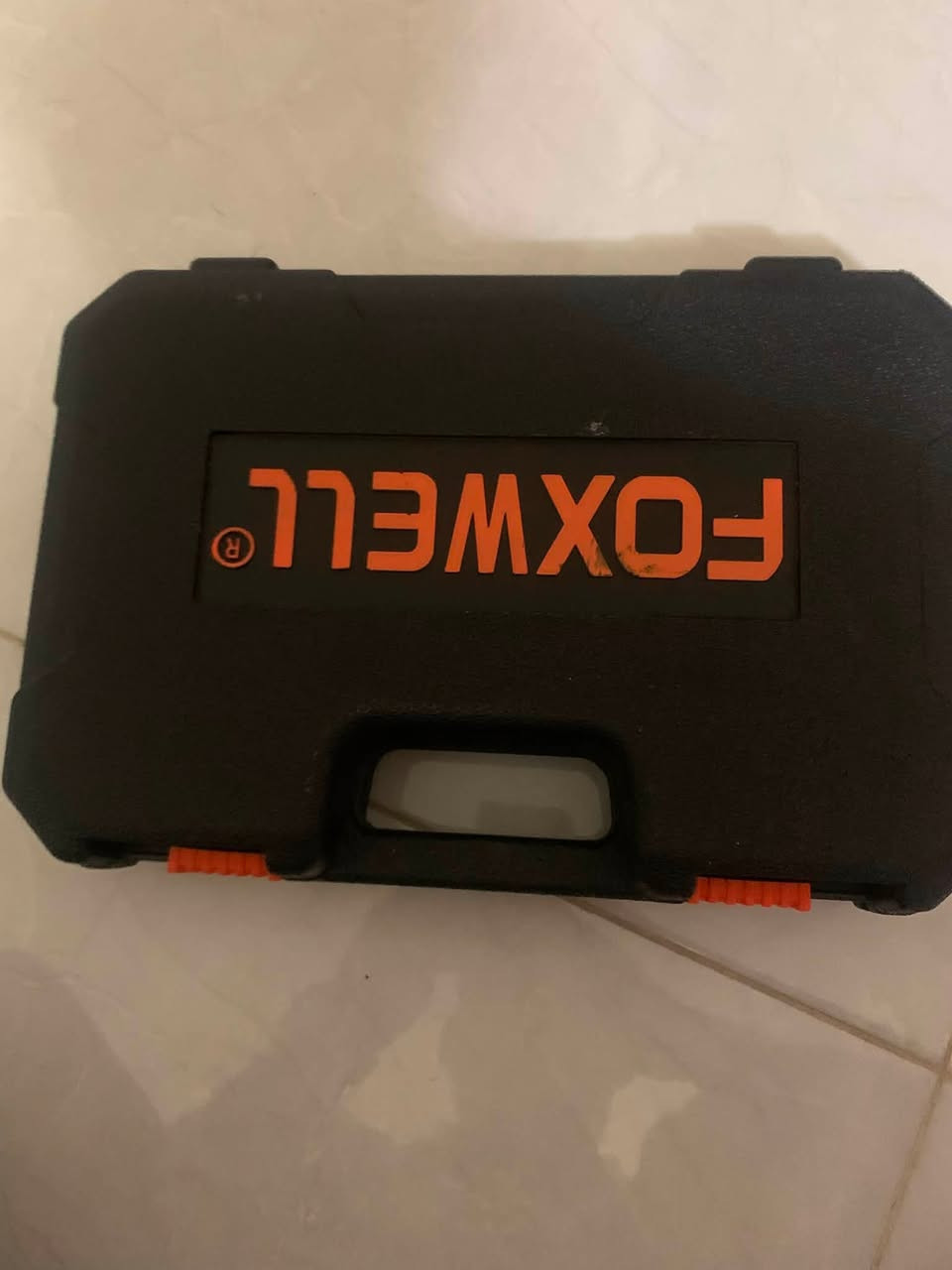 . ***********
السعر ١٥٠

جهاز فحص وتشخيص أعطال السيارات الاحترافي FOXWELL AutoMaster Pro (NT6X4Elite Series) 🚗💻 diagnostic

الحل الشامل والذكي لفحص كافه الأنظمة الأساسية في سيارتك! يساعدك على قراءة ومسح الأعطال ومعرفة أسباب إضاءة لمبات التحذير بكل سهولة ودقة.

🔹تحديث مجاني مدى الحياة

🔹يدعم اللغة العربية

🔹يفحص جميع أنواع السيارات أوربي أمريكي اسيوي صيني

🔹 المواصفات والميزات:

فحص شامل للأنظمة الأساسية الأربعة (4 Systems Diagnosis):

المحرك (Engine Check Light): تشخيص أعطال المحرك ومسح كودات الخطأ.

نظام الفرامل المانع للانغلاق (ABS): فحص حساسية وحالة الفرامل.

نظام الوسائد الهوائية (Airbag / SRS): قراءة وإعادة ضبط أعطال الوسائد الهوائية.

ناقل الحركة (Automatic Transmission / AT): تشخيص مشاكل القير والأداء.

التعرف التلقائي على رقم الشاصي (AutoVIN Scan):

قراءة سريعة ومباشرة لمعلومات السيارة ورقم الشاصي دون الحاجة للإدخال اليدوي.

عرض البيانات المباشرة والرسم البياني (Live Data Stream in Graph):

متابعة أداء الحساسات والأنظمة أثناء التشغيل بشكل مباشر وبياني.

فحص أداء البطارية (Battery Test) ومكتبة الأكواد (DTC Lookup):

البحث السريع عن معاني الأكواد وتوضيح سبب المشكلة مباشرة على الشاشة.

تحديثات مجانية مدى الحياة (Lifetime Free Update):

إمكانية تحديث الجهاز عبر الإنترنت لإضافة أحدث موديلات السيارات.

تصميم عملي ومتين:

شاشة ملونة مع أزرار اختصار سريعة (F1, F2, F3) وهيكل قوي يتضمن حقيبة حماية صلبة (Solid Protective Case).

إرسال رسالة على واتساب
