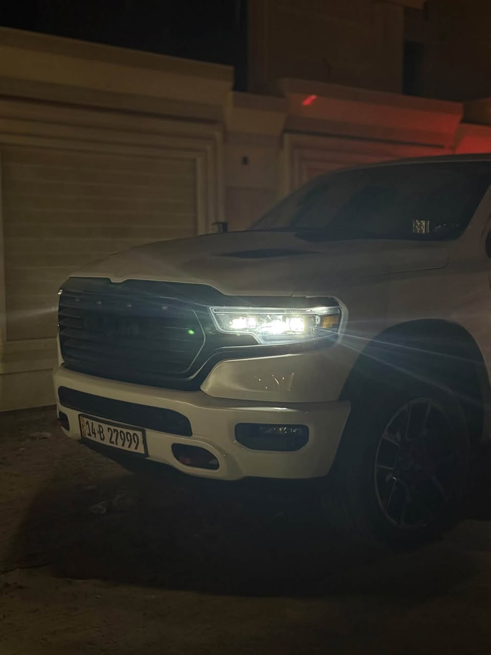رام 23 باب طويل بدي قصير مكينه v8 5.7 فول مواصفات رقم بصره مميز
بأسمي تحويل ثاني يوم وارد أمريكي البجم مغلف أpp مع ربع القماره مع التكم و حواف البيبان الاربعه تقرير سرقه بيها بس البنيد مبدل تجاري لين ما حصلت اصلي بوكتها وبيها بارد باب السايق السياره ماشيه 78 الف كم لونها ابيض تشغيل عن بعد باب البدي كهرباء داخلها جلد وشاموا الكشنات
الاماميه كهرباء وتدفئة تبريد ستيرن
تدفئه السياره حساسات امامي خلفي
رادار 360 يعني امامي خلفي جانبي مري قلاب عند الرجوع ومن تشغل الكشن يتقدم تلقائي هاي من غير الخزن الميموري شاشه تيسلا أنا
مشتغلها بلاك توب سستم كاربون
كاربون عليما منظومة غاز ١م 140L تخم
تاير جديد السياره كامله مكمله من كلشي ما ناقصها شي بعدها جديده
مكان السياره البصره تريد تعرف السعر اتصل 
لأستفسار ***********
