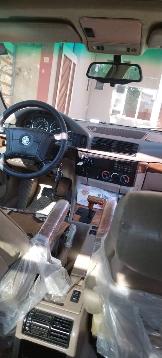 Bmw 1994 525   مشروع وطني رقم 
كركوك نيلي  محرك كبس  شرط بدون بخار كير اوتوماتيك 
سيارة بسمي لحد 2029   كوبون بنزين
مواصفات... دواخل اصفر لوك 
كوشن جلد . تحكمات كوشن كهربائي
 سقف سلايد كهربائي 
 قفل مركزي 
4 جامات كهربائي 
مرايا هيتر + تحكم كهربائي 
 ساج فورمكا
دبل جكمجة
دبل ايرباك استيرن ايرباك
سيارة كود سكيوريتي
بردة جام ورا كهربائي 
تايرات اندنوسي + ويل حسير جديد
صدر دبلات بشرط 
دعامي بلاد 
تبريد شغال 

ABS
بدون اي نقص شرط تحويل 

موبايل ***********  شراي يخابر كركوك, العراق

