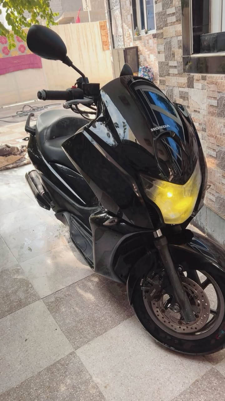 هوندا ياباني فاز   محرك 250cc بدون اي نقص محرك برغي ممفتوح بي جاهزه من كلشي
السعر. مليون. و ٧٥٠ بيها مجال جداا بسيط مكاني بلد ***********
