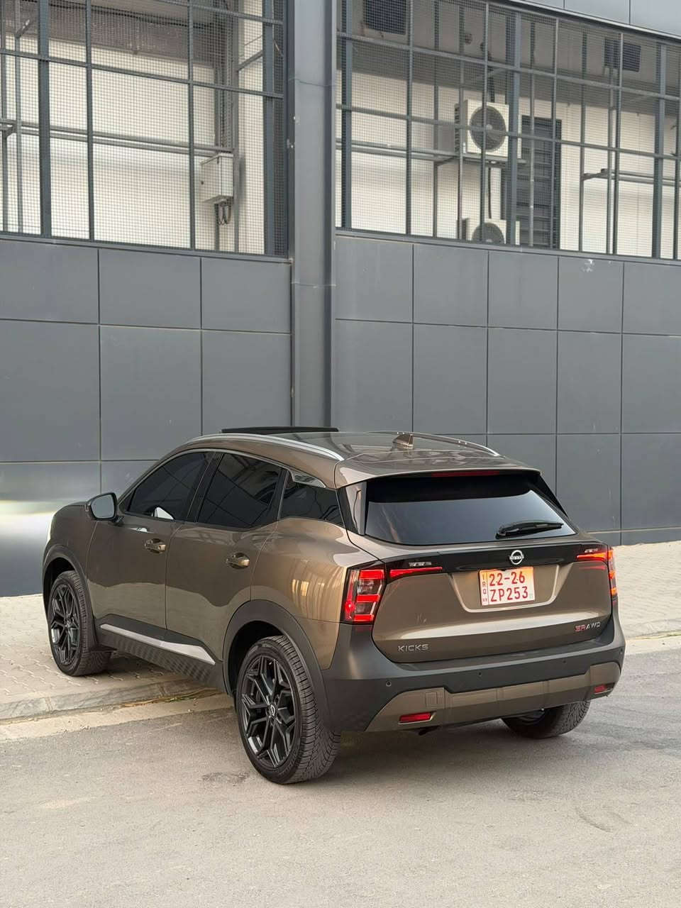 Nissan kicks 2025 Sr Awd ***********
فول مواسەفات . بەسمە . شەغال . پانۆراما . 5 کامێرا . ڕاداری پێش و دوا لاتەنیشت . خەتی جادە . دەبڵ اکسل .  کوشن هیتەر . تەبرید لەمس . برێک بەسمە . سماعە bose . شوێن شەحن . سوکان هیتەر .ڕادێتەری بیلادە .  تەنها بۆنید بۆیاخە پەڵەیەک pdr هەیە . کاتی شکاوە 80 ڕۆژی تیاماوە  
سعری 177$$ شوێن سلێمانی
