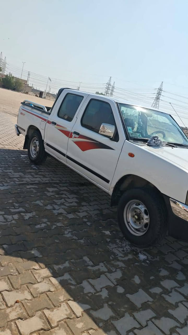 سياره نيسان موديل 2013 سياره بسمي سياره مكفوله ماعدي صبغ بل جاملق ال خلفي  سعر 120 وبيه مجال مكان نجف  ***********
