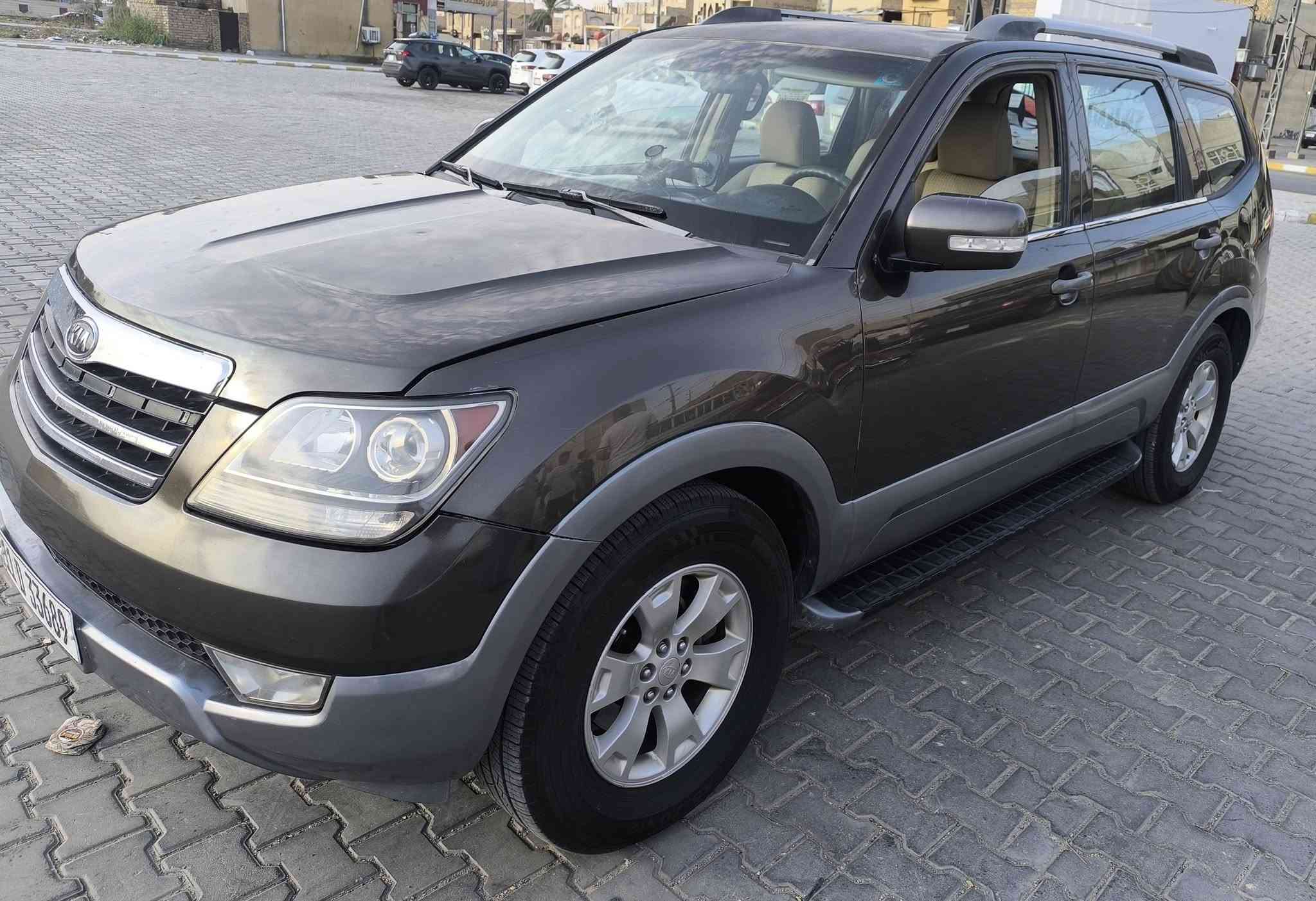 السلام عليكم ورحمة الله
سيارة موهافي 2009 وارد اميريكي 
محرك 3800 
محرك جديد صار شهر من شديته حاويه 
تخم تاير جديد 
كير مكفول السياره جاهزه مابيها اي نقص 
تبريد ويا السويج 
السياره مصبوغه صفحة وبنيد بسبب الجراد وصار فتره من صبغتها وعندي صورها قبل الصبغ موجودات 
السياره مابيها كل نقص 
رقم دولي  بغداد بأسمي سنوية جديده 
عارضها ب 120 وبيها مجال‏

‪***********‬‏
