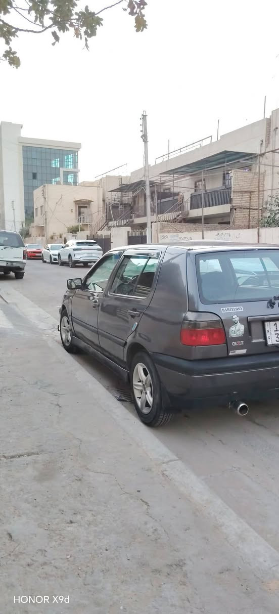 السلام عليكم كولف موديل 92 محرك 1800 دوش كير اوتماتيك تبريد شغال سياره جاهزه رقم انكليزي بغداد سنويه لحد 2030 باسمي تحويل ثاني يوم 40 وبيها مجال 
***********

نص مكتوب في الصور:
- HONOR X9d