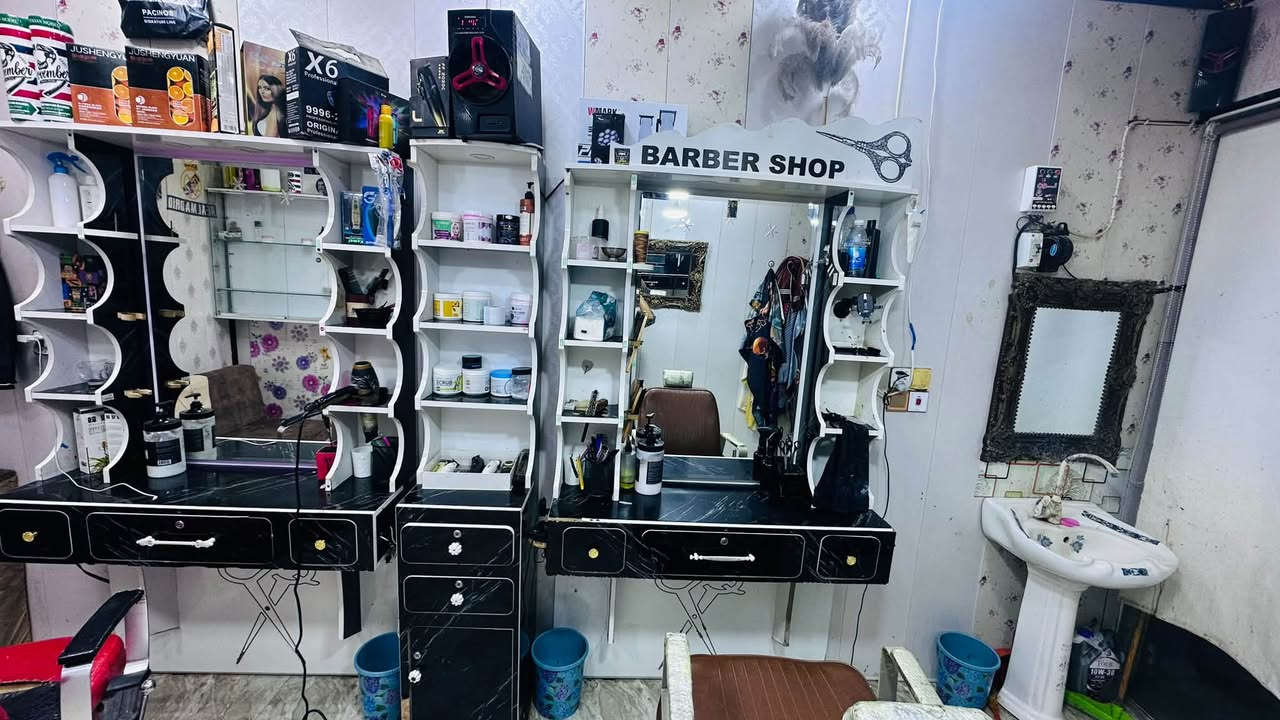 البيع ميوزه +ثنين كراسي العنوان واسط الدبوني. التصال ***********
