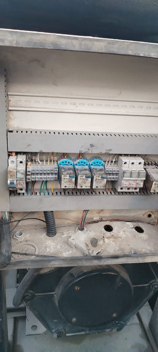 بيع مستعجل لظرف خاص وبسعر 55 وبيها مجال
مولد بيركنز 100KV 
اربعه بستم 
مولده مجفته حديثاً 
ومسويلها صيانه عامه حتى ضفيره مشتغلها جديد 
المولد ابيع ضمان تشغيل وتحميل 

للاستفسار الاتصال على ***********
