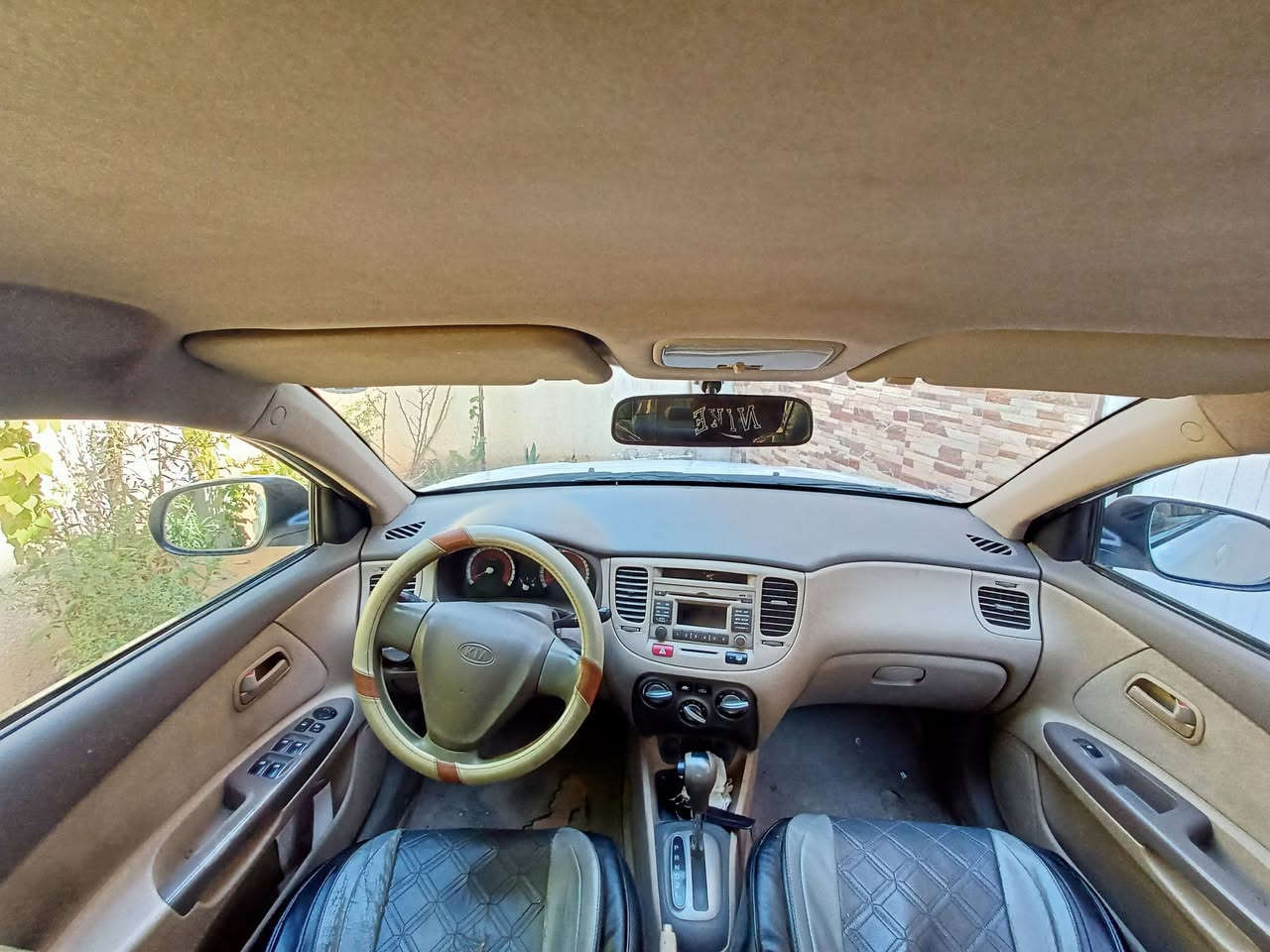 🚗 كيا ريو 2011 للبيع
- اللون: أبيض
- 4 تكوات
- محرك 14 دبل كاسكيت
- تبريد ثلج ❄️ + تدفئة 🔥
- جامات كهرباء
- قفل مركزي
- مرايا كهرباء
بدون ضرر
📄 السيارة باسمي (مال جناي)
 صارلي 5 سنين مستخدمها
السيارة نظيفة وجاهزة
- سعرها $95 خابر وتدلل
مكاني موصل

📩 للتواصل على الرقم ***********
او واتساب ***********

نص مكتوب في الصور:
- 64MP AI QUAD CAMERA Shot on realme 6
- 64MP AI QUAD CAMERA
- Shot on realme 6