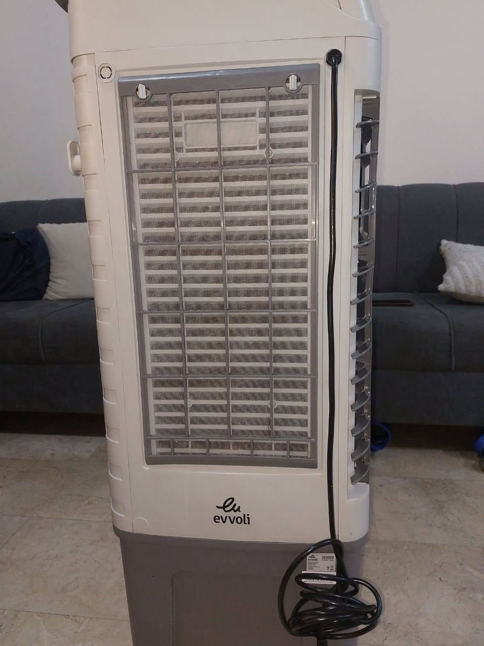 مبردة ايفولي شركة إيطالية
حجم 50 لتر 
استهلاك الكهرباء أقل من امبير
عدد السرعات 3
المحرك نحاس 
استعمال شهر واحد فقط
السعر 150 ألف قفل
للأستفسار ***********
